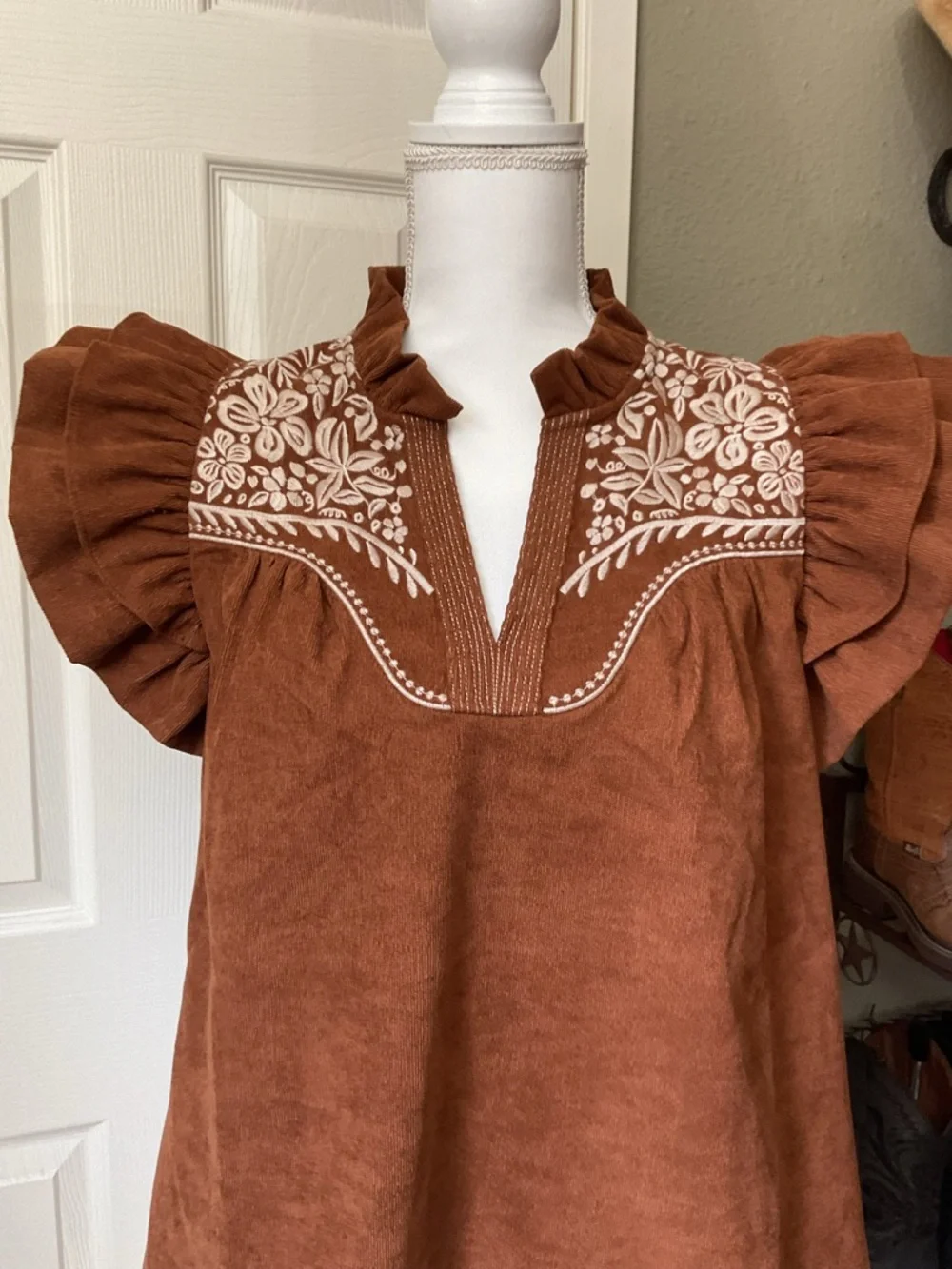THML Irene flutter sleeve from Savannah Sevens Embroidered Women’s Top - Picture 2 of 4